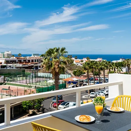 Modern With Ocean Views And Heated Pool In Malibu Park 아파트 아데제