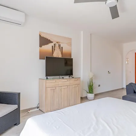 Modern With Ocean Views And Heated Pool In Malibu Park アパート *