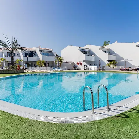 Modern With Ocean Views And Heated Pool In Malibu Park شقة