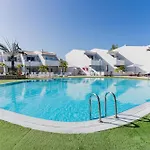 Modern With Ocean Views And Heated Pool In Malibu Park Apartament