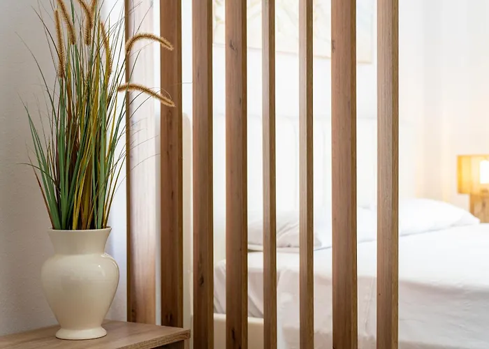 Modern With Ocean Views And Heated Pool In Malibu Park Apartment