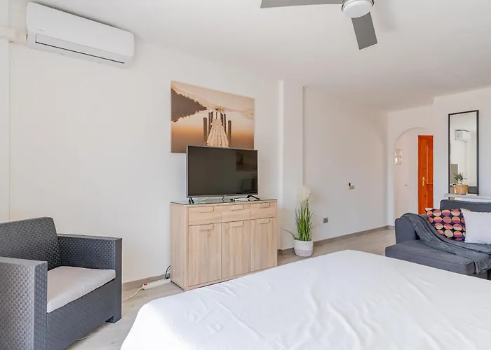 Modern With Ocean Views And Heated Pool In Malibu Park דירה *