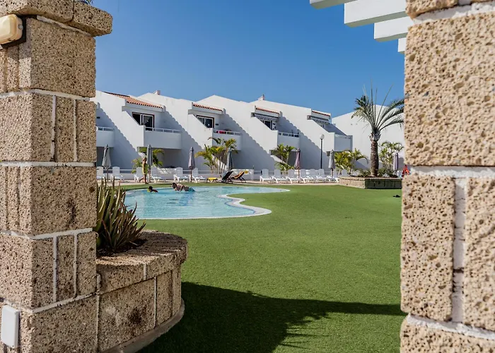 Modern With Ocean Views And Heated Pool In Malibu Park Apartman