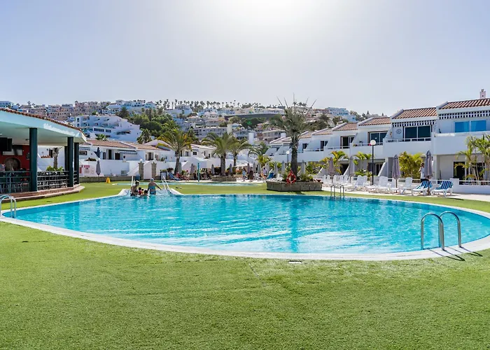 Apartment Modern With Ocean Views And Heated Pool In Malibu Park